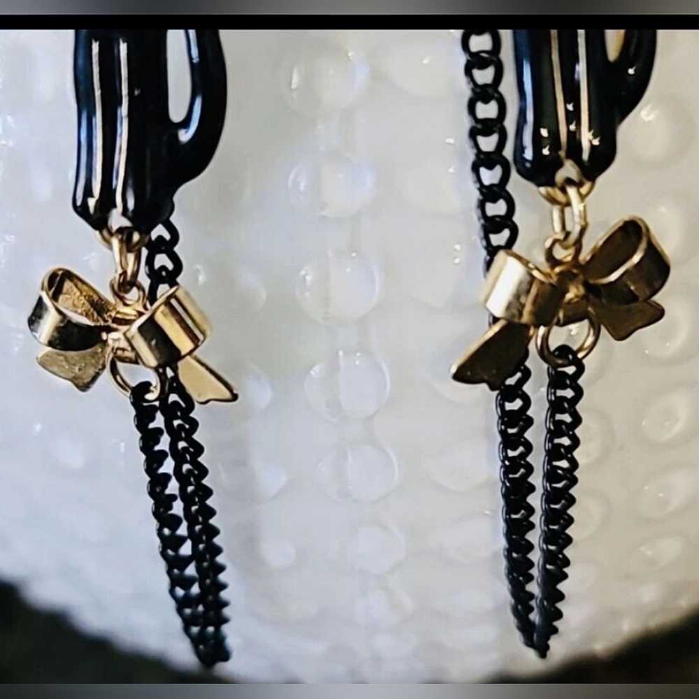Black Cat Pink Bowtie Dangle Chain Earrings - Picture 3 of 13